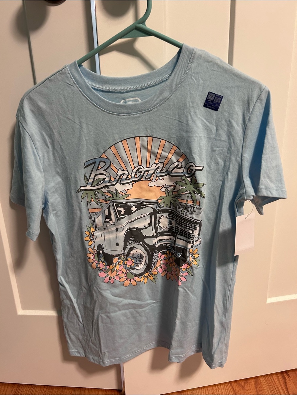 NWT Retro Ford Bronco Graphic Tee Light Blue Floral Sunset Size Medium